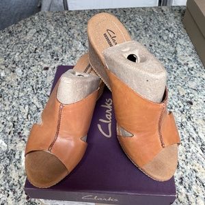 Clarks Wedge Tan Leather Helio 9 NIB